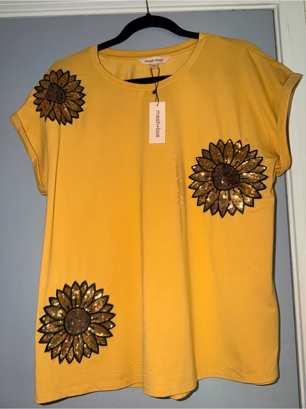 🌻NWT Mesh + Love Yellow Sunflower Embellished Tee XL